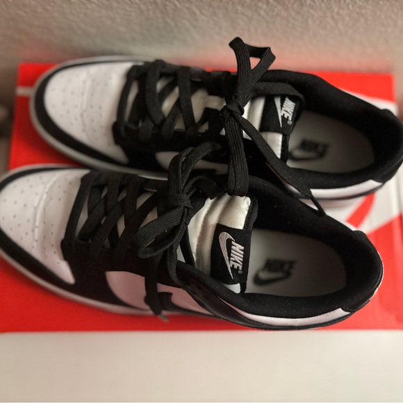 Men Nike Panda Dunks - Picture 4 of 5